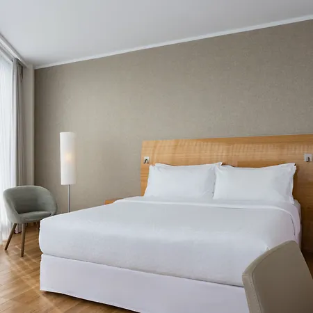 Four Points By Sheraton Panoramahaus Hotell