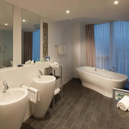 Ξενοδοχείο Four Points By Sheraton Panoramahaus 4*