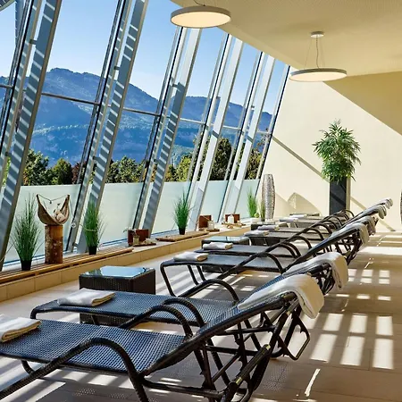 Four Points By Sheraton Panoramahaus Hotel 4*