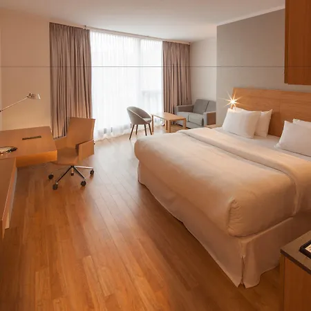 Four Points By Sheraton Panoramahaus 호텔 도른비른