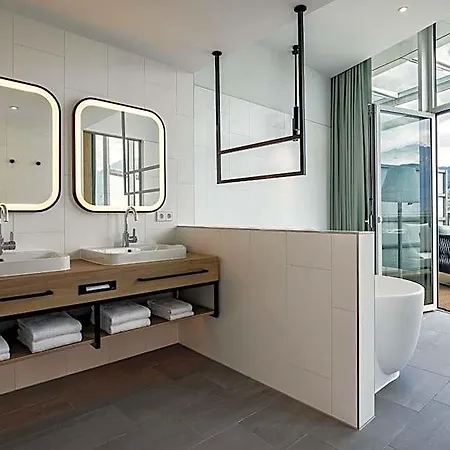 Hotel Four Points By Sheraton Panoramahaus 4*